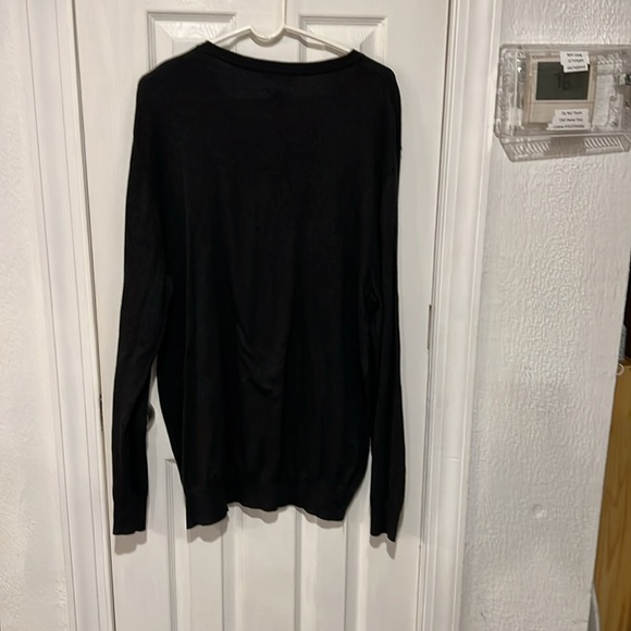 Men’s old Navy sweater - Picture 3 of 3